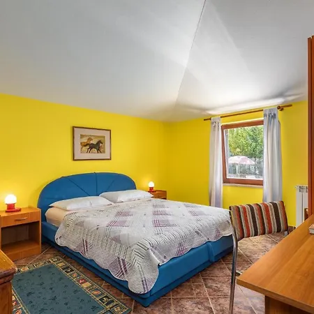 1 Bedroom Amazing In Apartment
