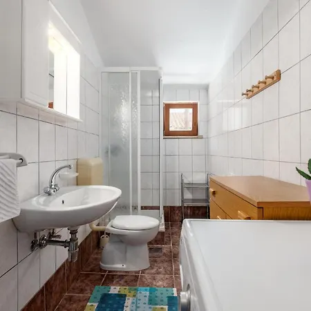 1 Bedroom Amazing In Apartment