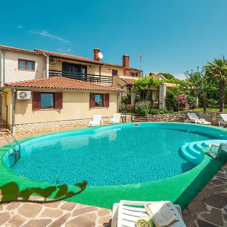 1 Bedroom Amazing In Apartment Porec