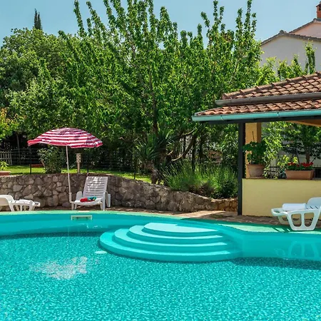 1 Bedroom Amazing In Apartment